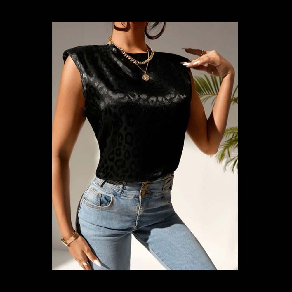 🔵 Black Leopard Blouse
